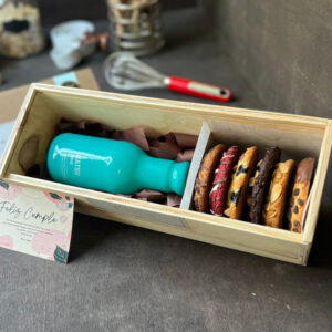 Caja de madera con 6 Galletas + Té Hatsu + Dedicatoria
