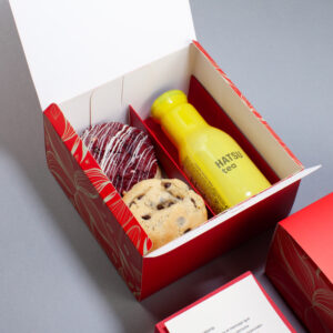 4 galletas + té frío Hatsu + dedicatoria personalizada