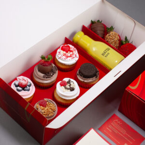 6 cupcakes + 3 fresas cubiertas + té Hatsu dedicatoria personalizada